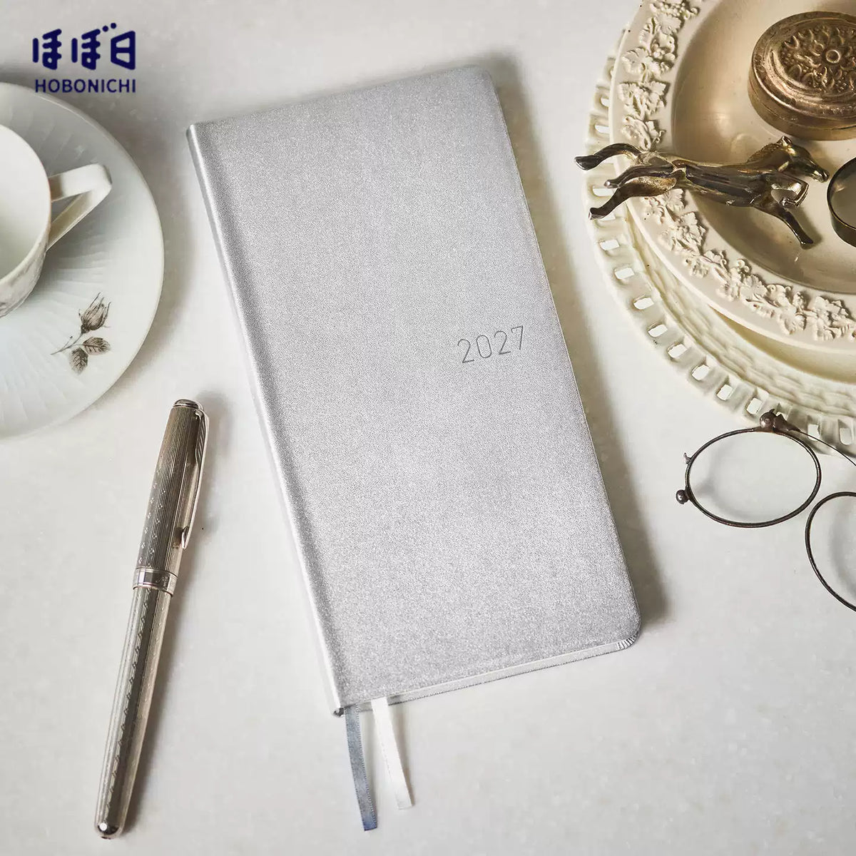 Hobonichi Weeks 2027 - January Start- English/Japanese [FREE PEN INCLUDED]
