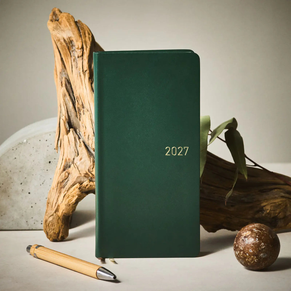 Hobonichi Weeks 2027 - January Start- English/Japanese [FREE PEN INCLUDED]