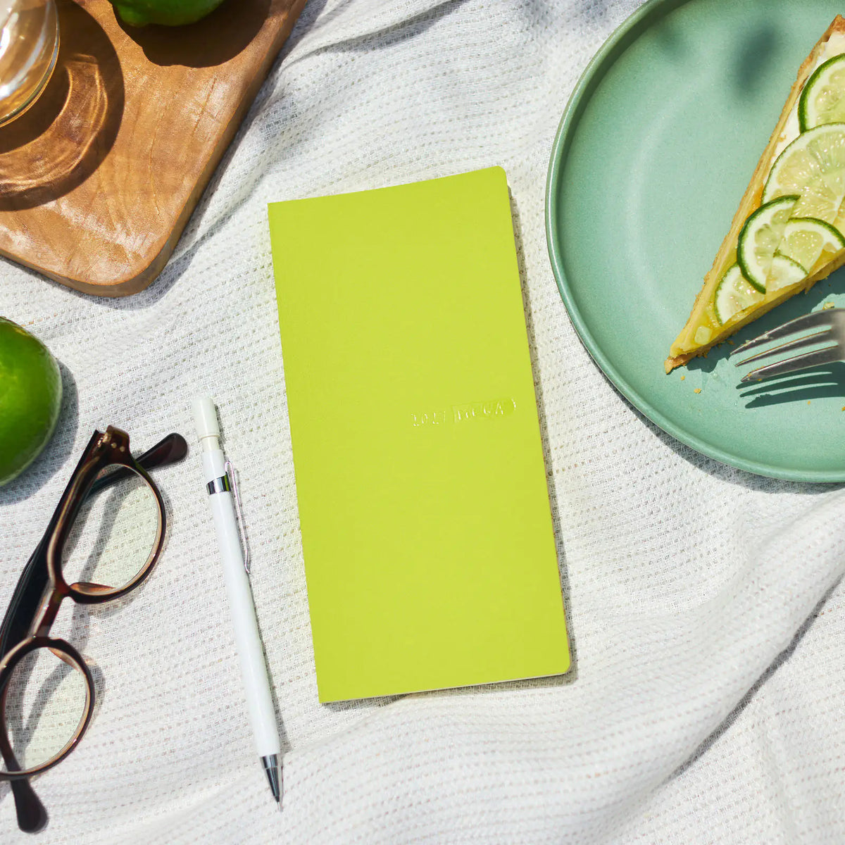 Hobonichi Weeks 2027 - January Start- English/Japanese [FREE PEN INCLUDED]